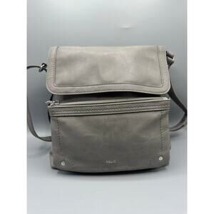 ✨ Relic by Fossil Grey Pebbled Crossbody Bag - GUC ✨